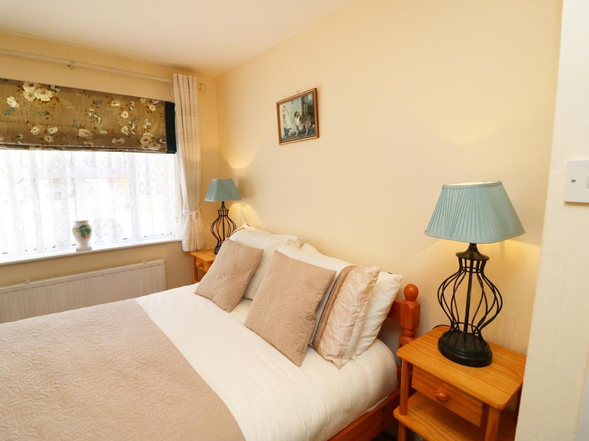 Julie'S Cottage Castleisland Exterior photo