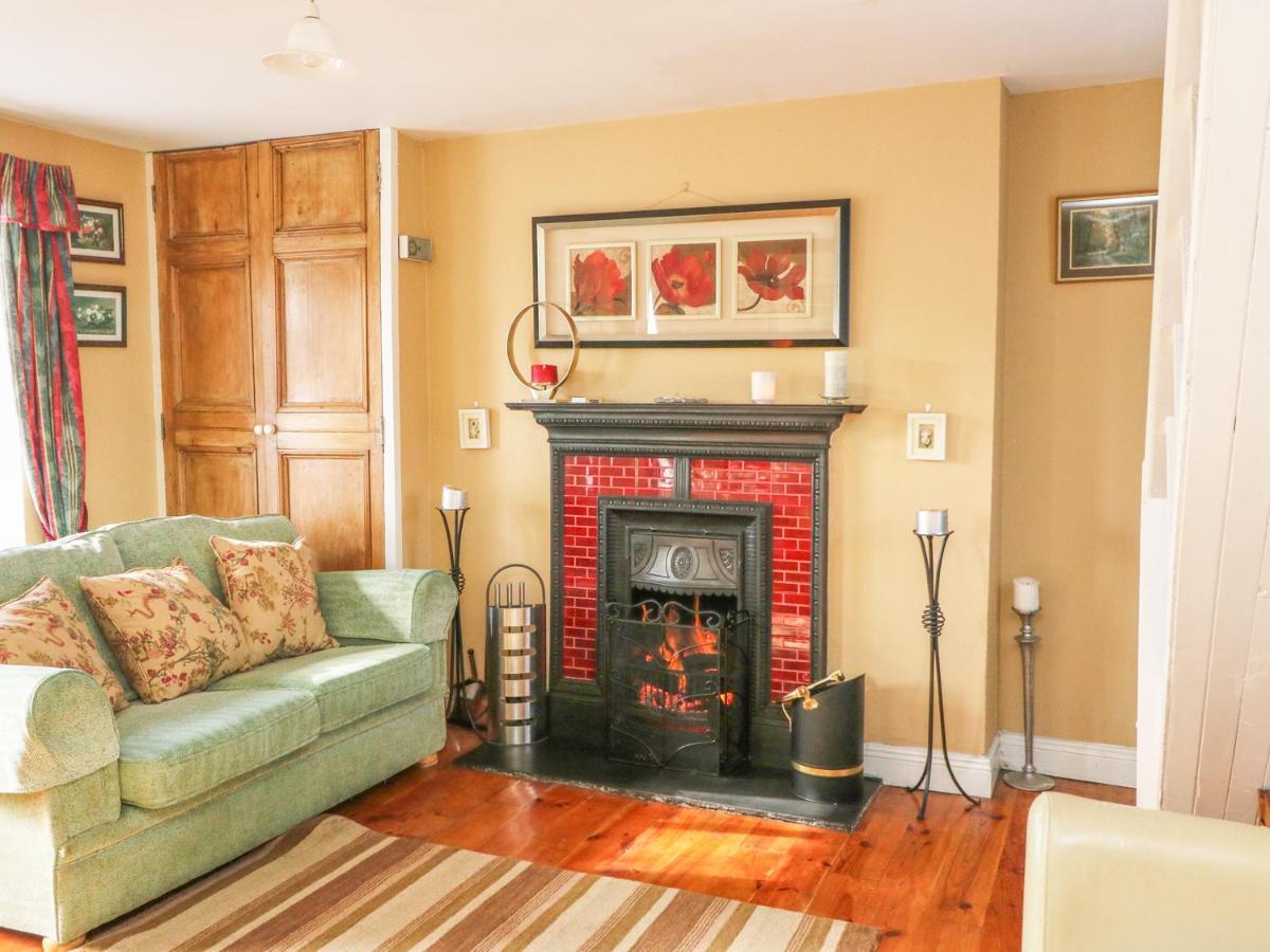 Julie'S Cottage Castleisland Exterior photo