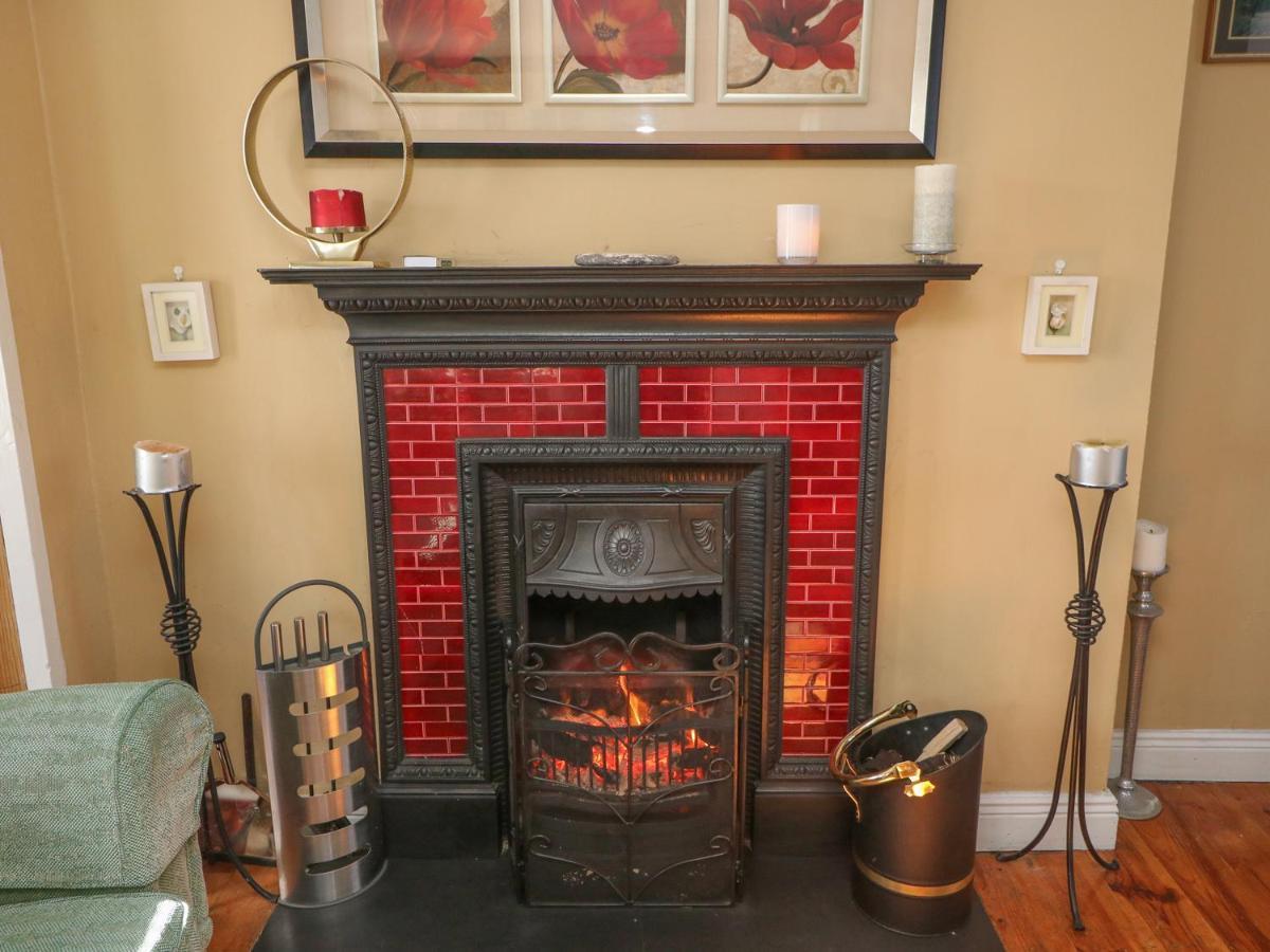 Julie'S Cottage Castleisland Exterior photo
